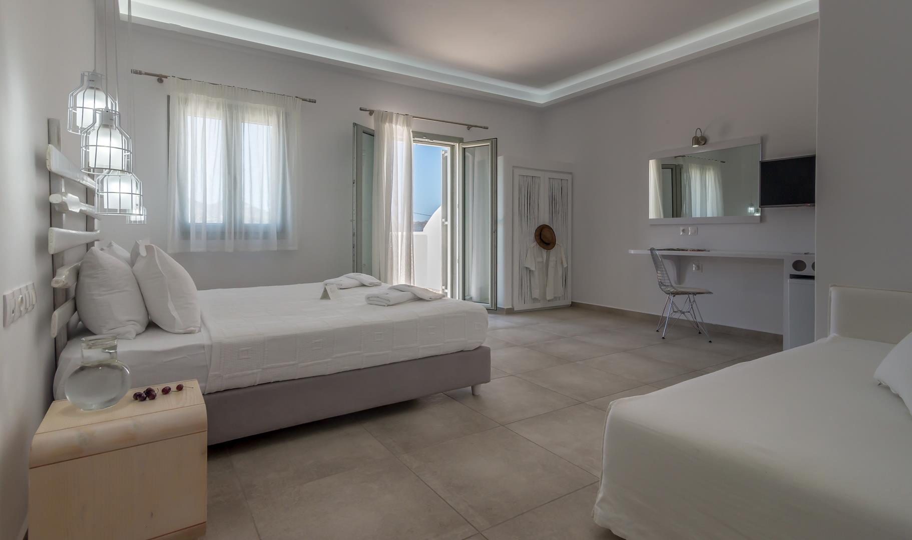 Milos hotel