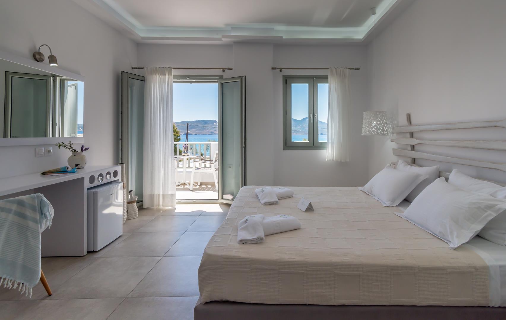 Milos hotel
