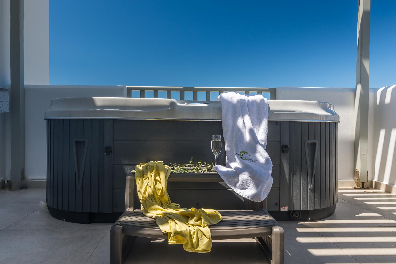 Hotel Milos