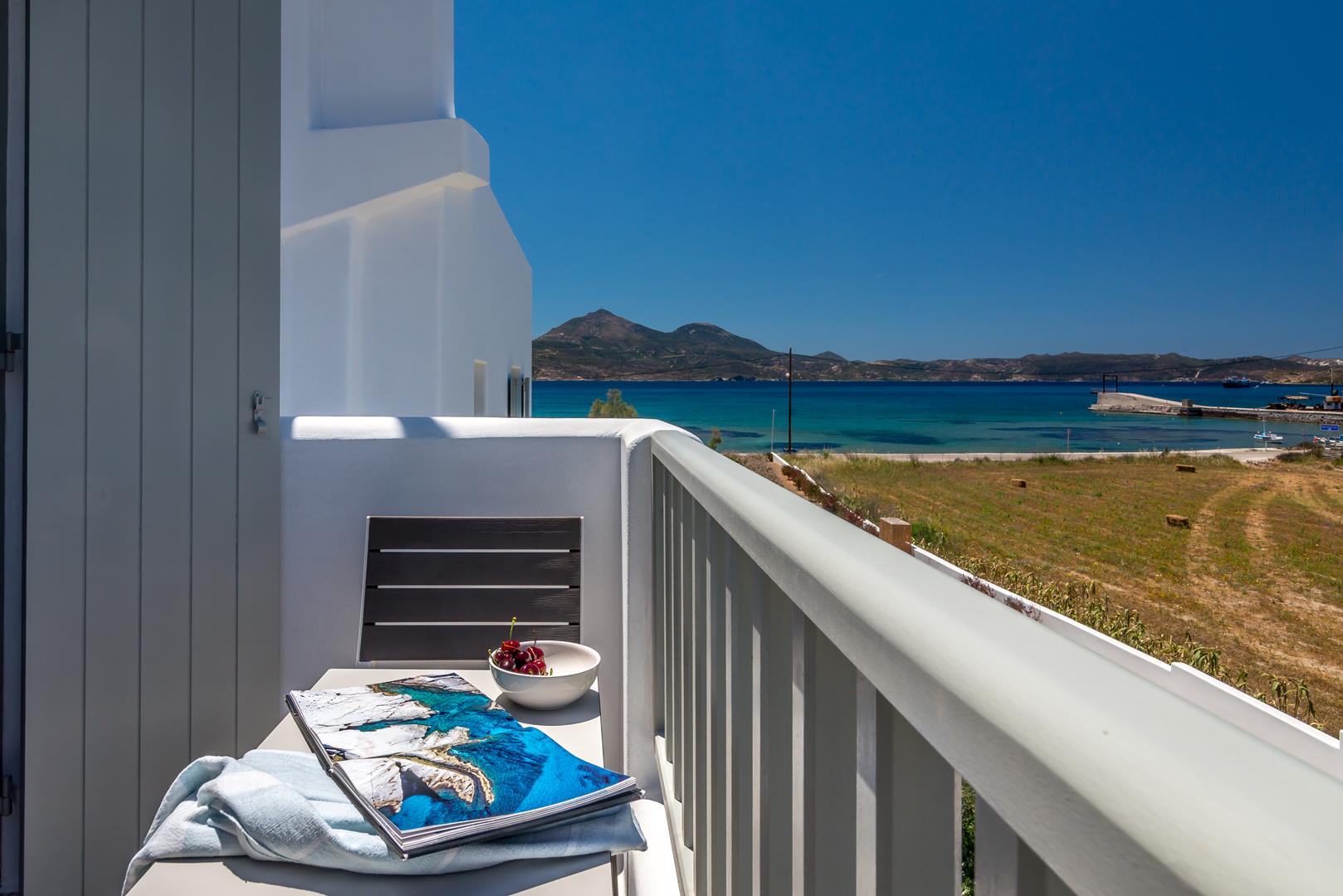 Milos hotel